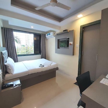 Hotel Royal Comfort Mumbai Exterior photo
